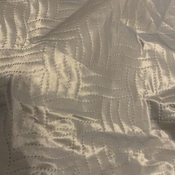 Silver quilted Christmas tree skirt. New, never used - Picture 6 of 6